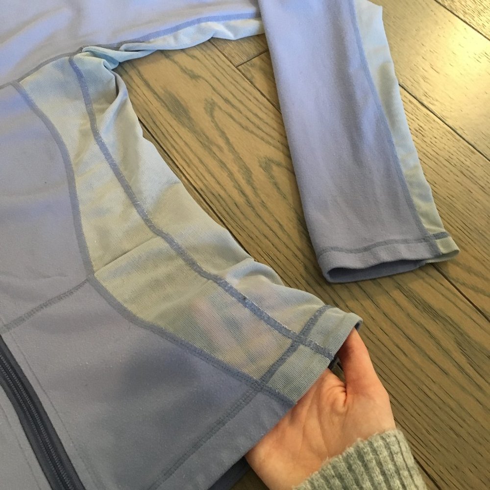 Lululemon Catch Me Air Jacket (rare) - Picture 5 of 9